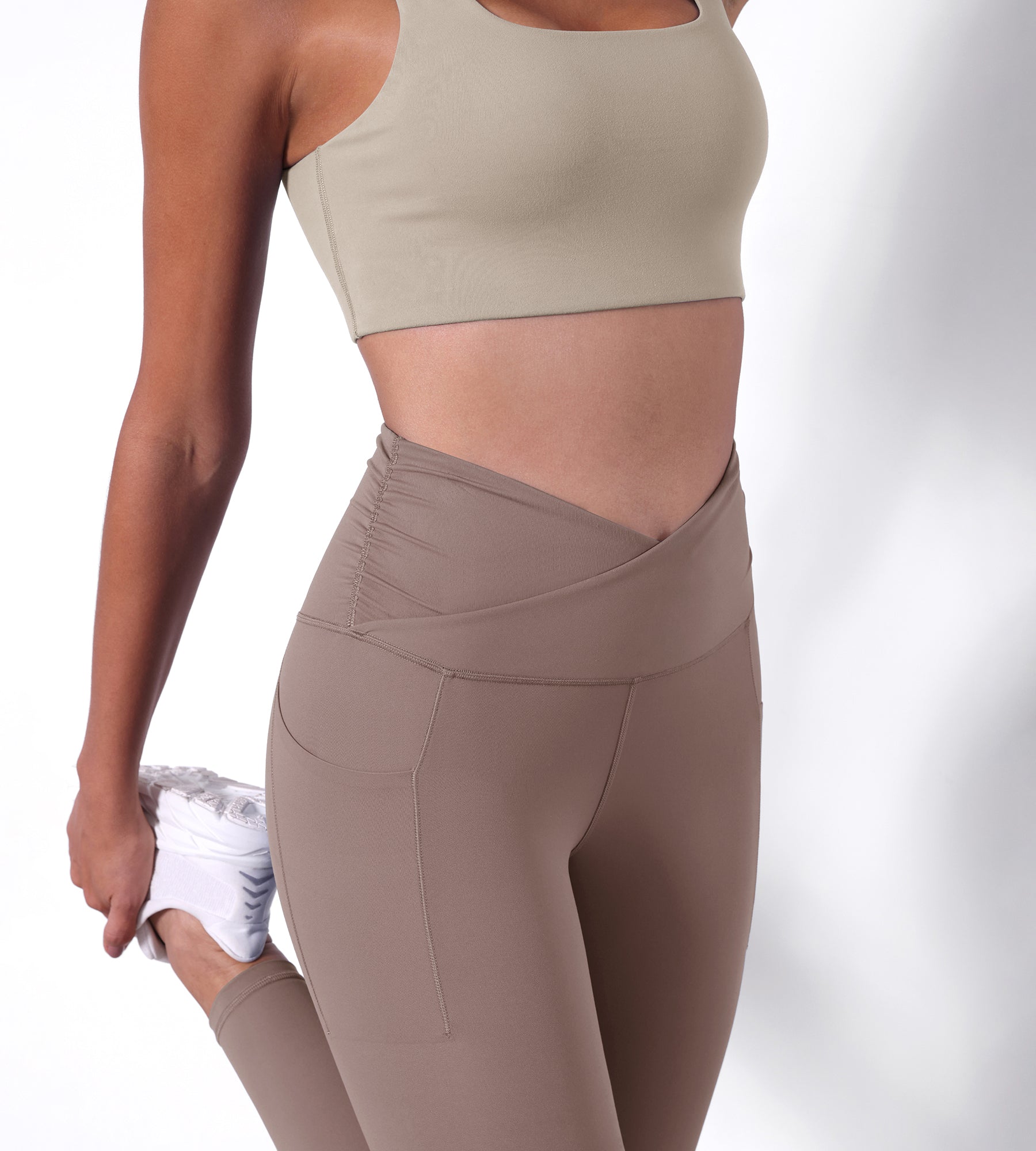 28" Side Pocket Cross Waist Yoga Leggings - ododos