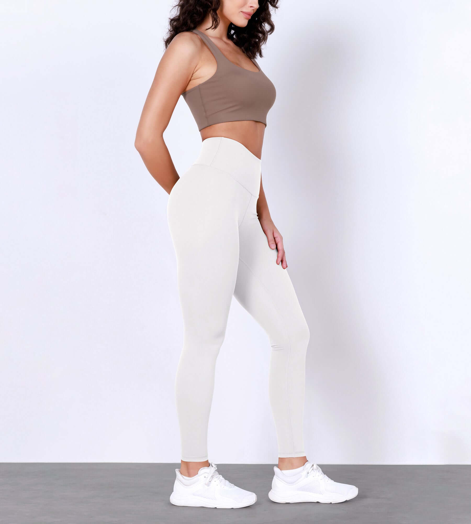 28" Body-Hugging Workout Leggings with Back Pocket White - ododos